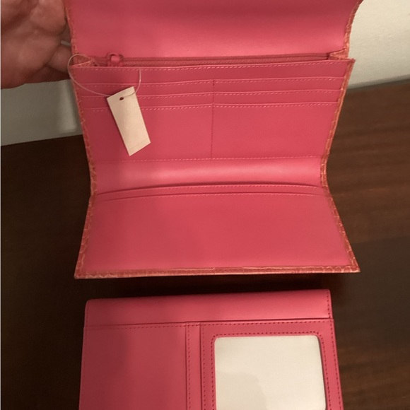 Lauren Ralph Lauren NWT Large Pink Embossed Leather Ladies Wallet & Checkbook Cv - Picture 6 of 11